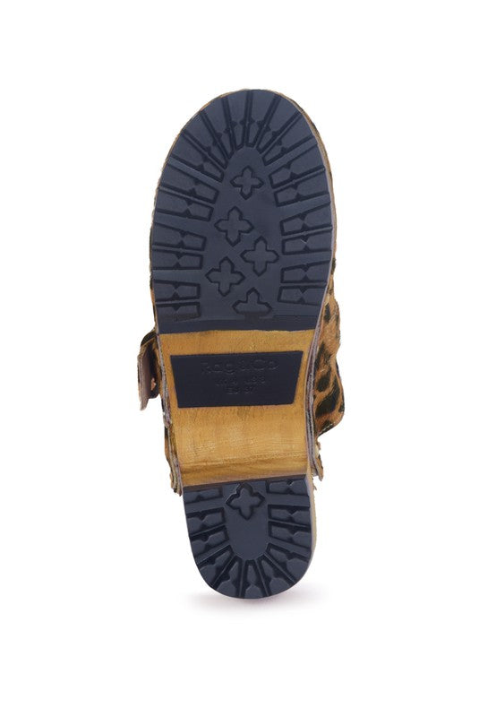 Prunus Buckled Women's Suede Round Toe Mule Clogs