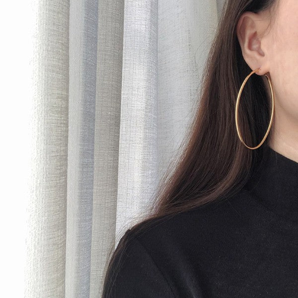 LARGE HOOP EARRING