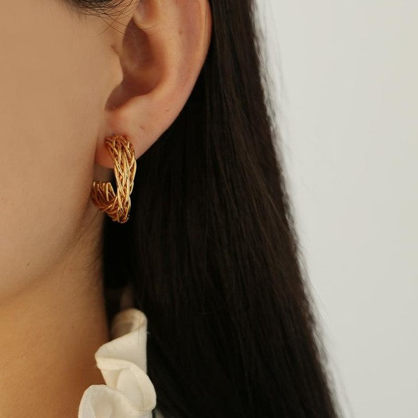 Threaded C-Shape Earrings