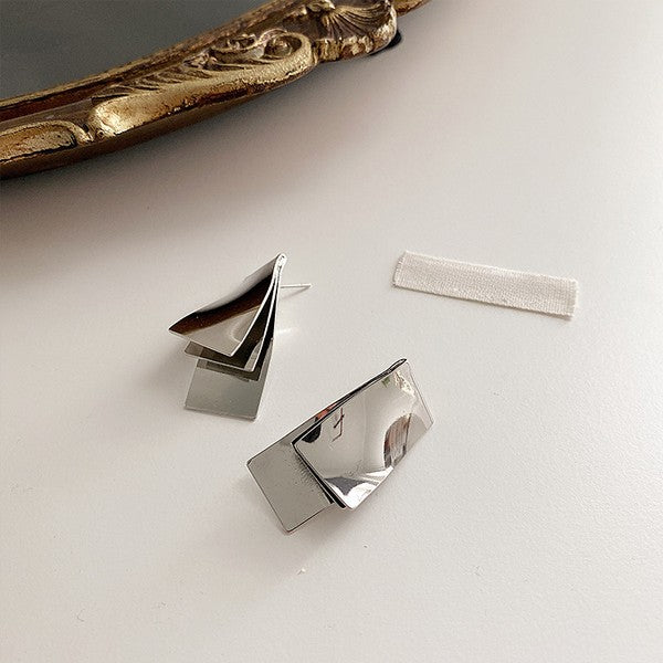 Twisted metal earrings